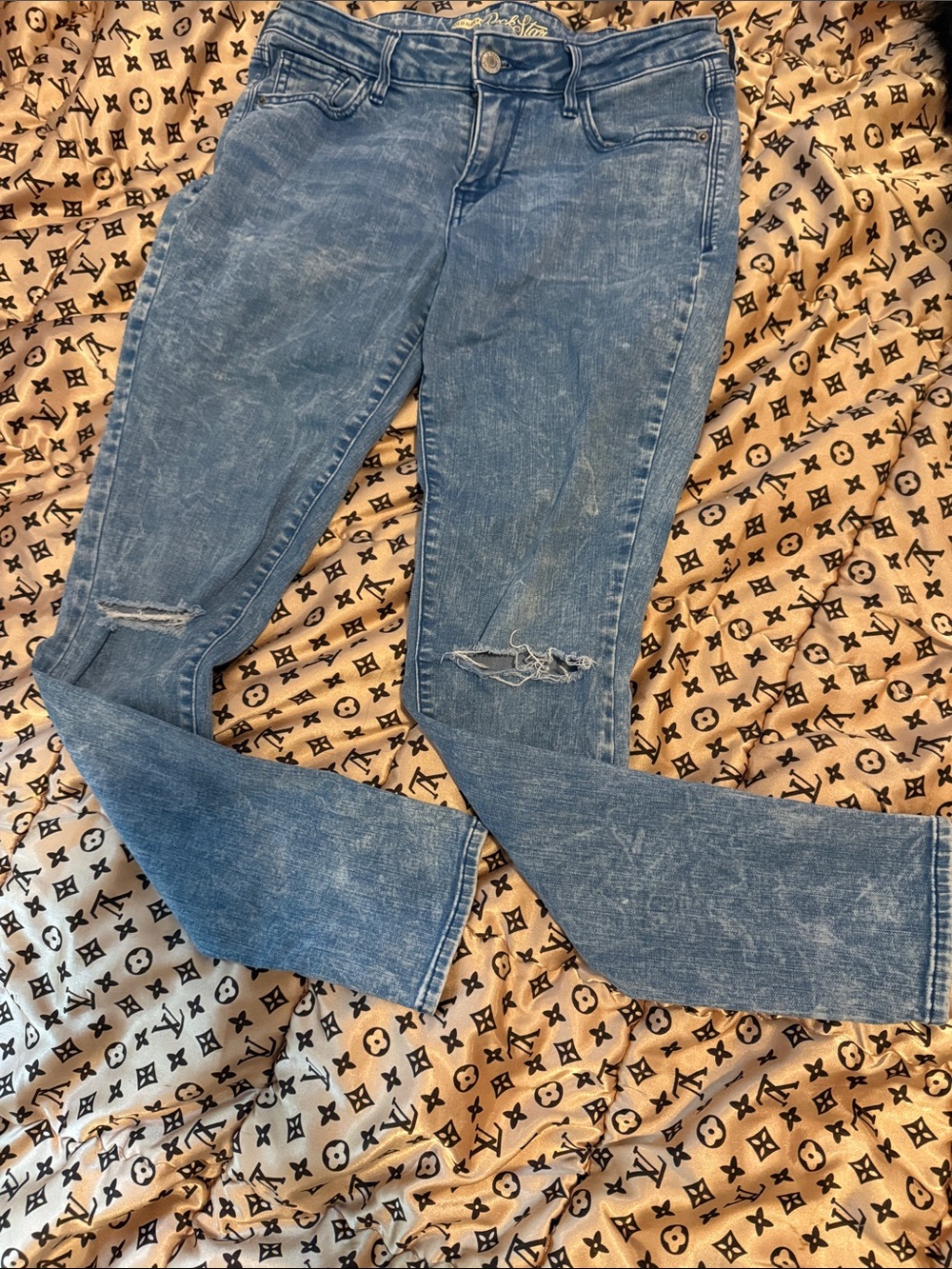 Old navy size 8 Distressed Blue Jeans - Casual skinny stretchy